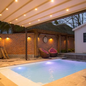 privé sauna met buiten zwembad